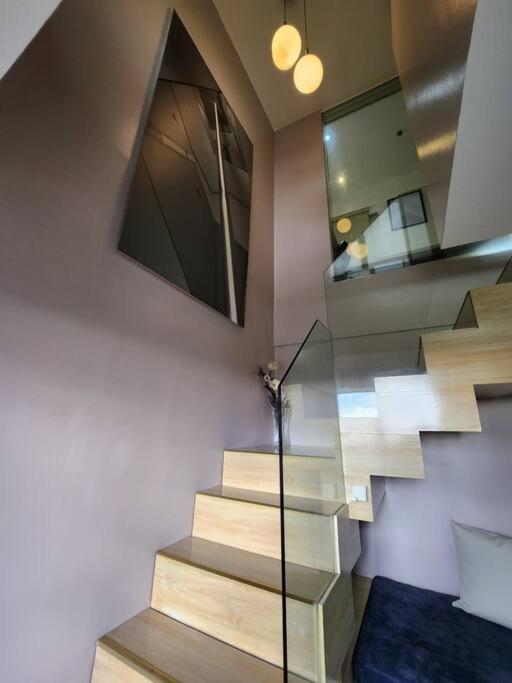 Enjoy Bgc Sunset And Golf Course View 2 Bedroom Loft With 100Mbps Internet Connection Manille Extérieur photo