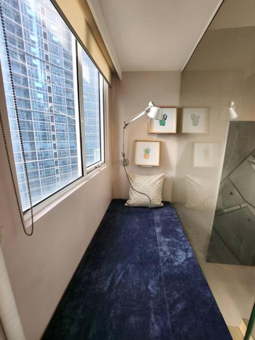 Enjoy Bgc Sunset And Golf Course View 2 Bedroom Loft With 100Mbps Internet Connection Manille Extérieur photo