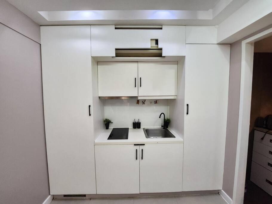 Enjoy Bgc Sunset And Golf Course View 2 Bedroom Loft With 100Mbps Internet Connection Manille Extérieur photo